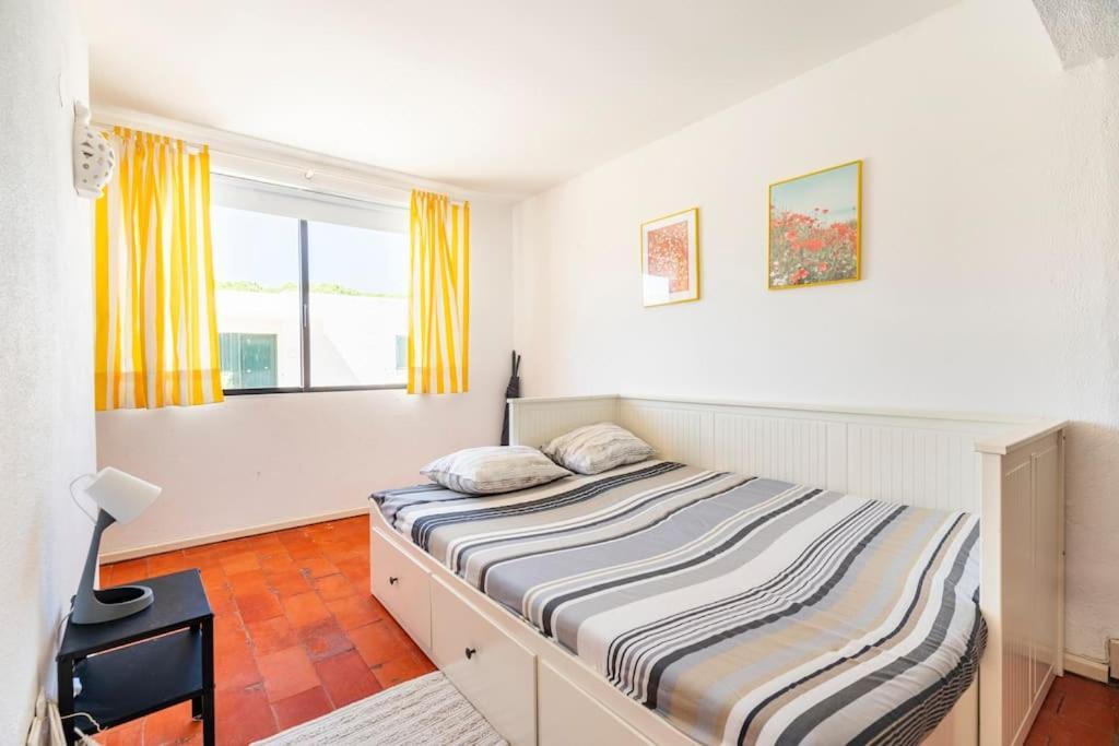 Sunny Villa With Golf Front View Виламура Екстериор снимка