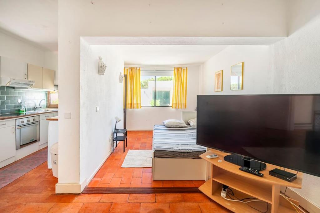 Sunny Villa With Golf Front View Виламура Екстериор снимка