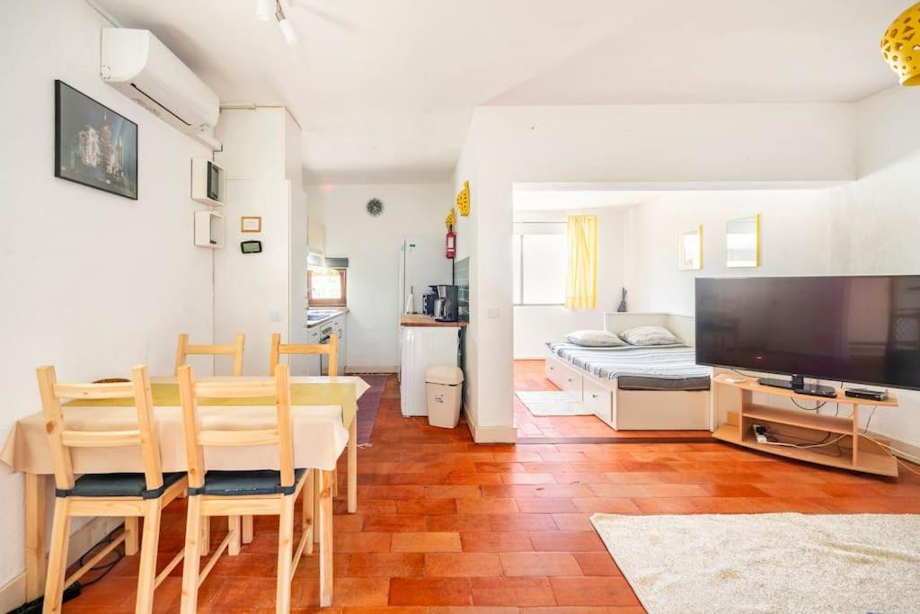 Sunny Villa With Golf Front View Виламура Екстериор снимка