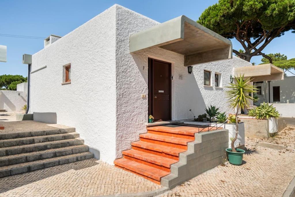 Sunny Villa With Golf Front View Виламура Екстериор снимка